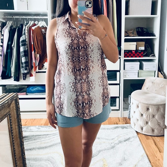 RACHEL ZOE Snake Skin Patterned Button Down - Picture 1 of 3